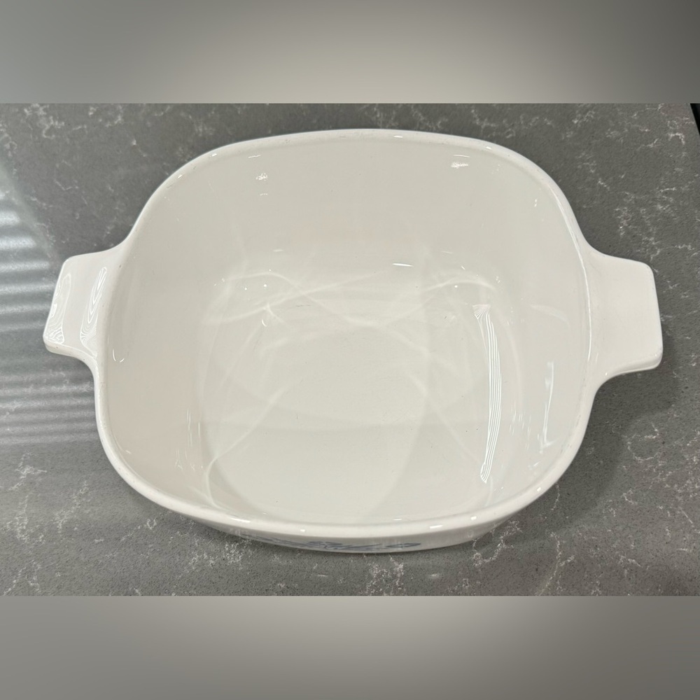 Vintage Corning Ware Blue Cornflower 1 1/2 Quart Casserole Dish, No Lid - Picture 3 of 8